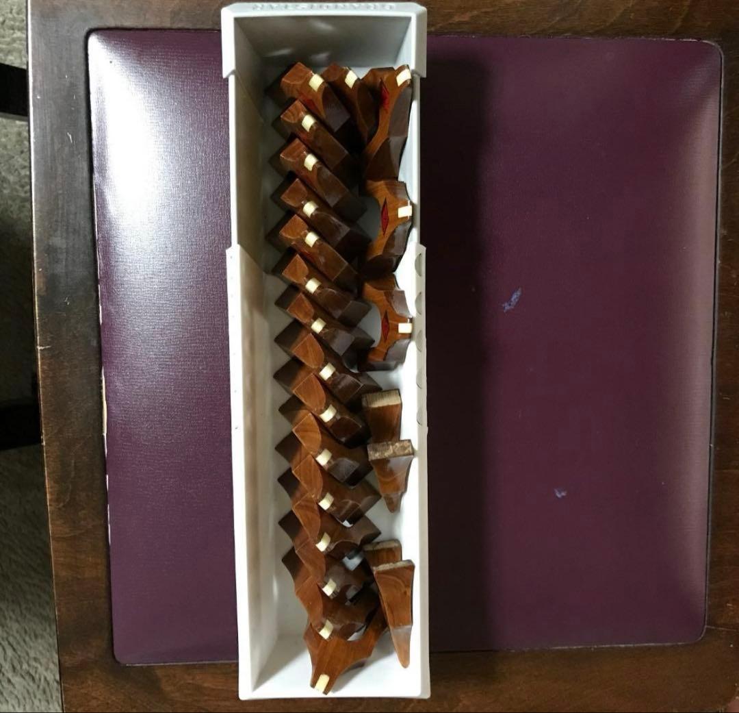 中国古筝21弦筝本体及びハードケース、立奏台、琴柱、調弦ハンマー、交換用新品弦