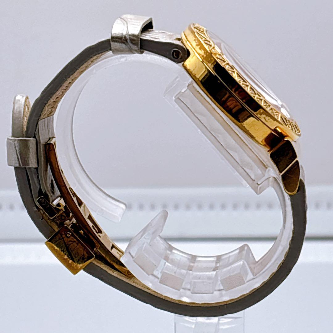 447 サルヴァトーレフェラガモ　シェル　ダイヤベゼル　ラウンド　腕時計