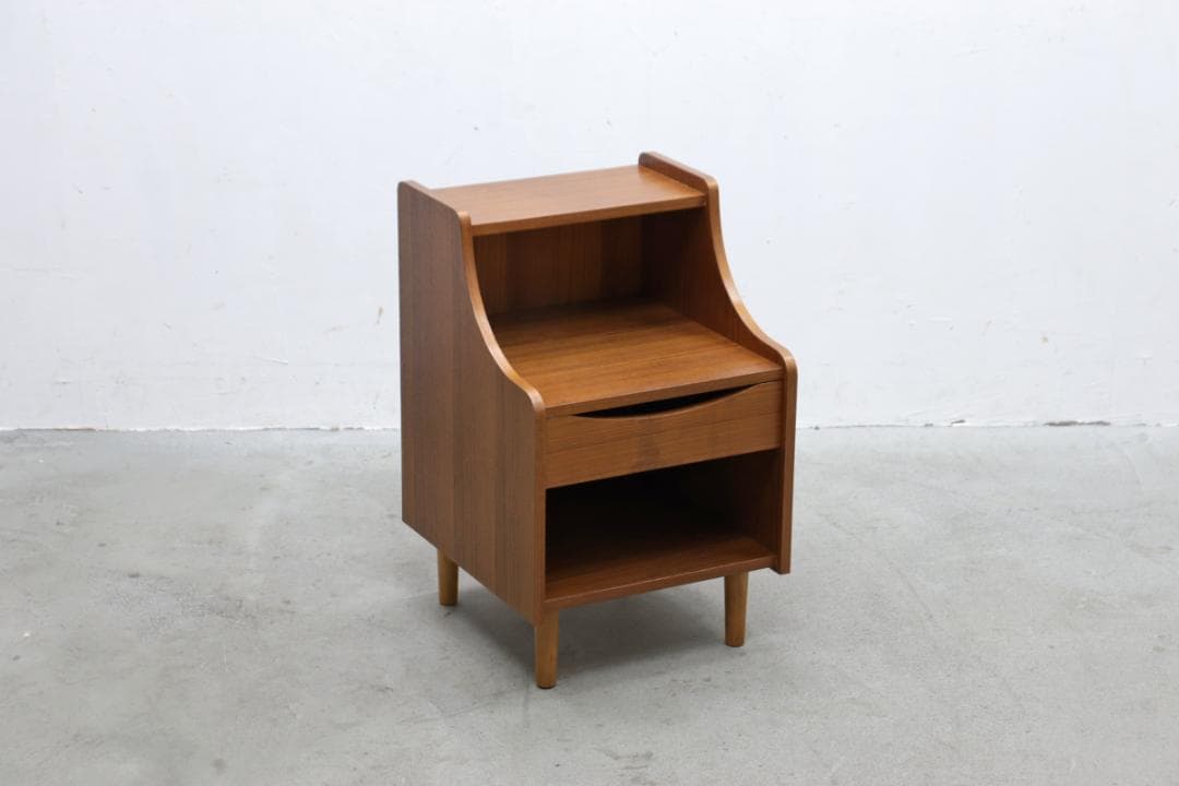 ヴィンテージ チーク材 ベッドサイド キャビネット サイドテーブル 北欧デザイン