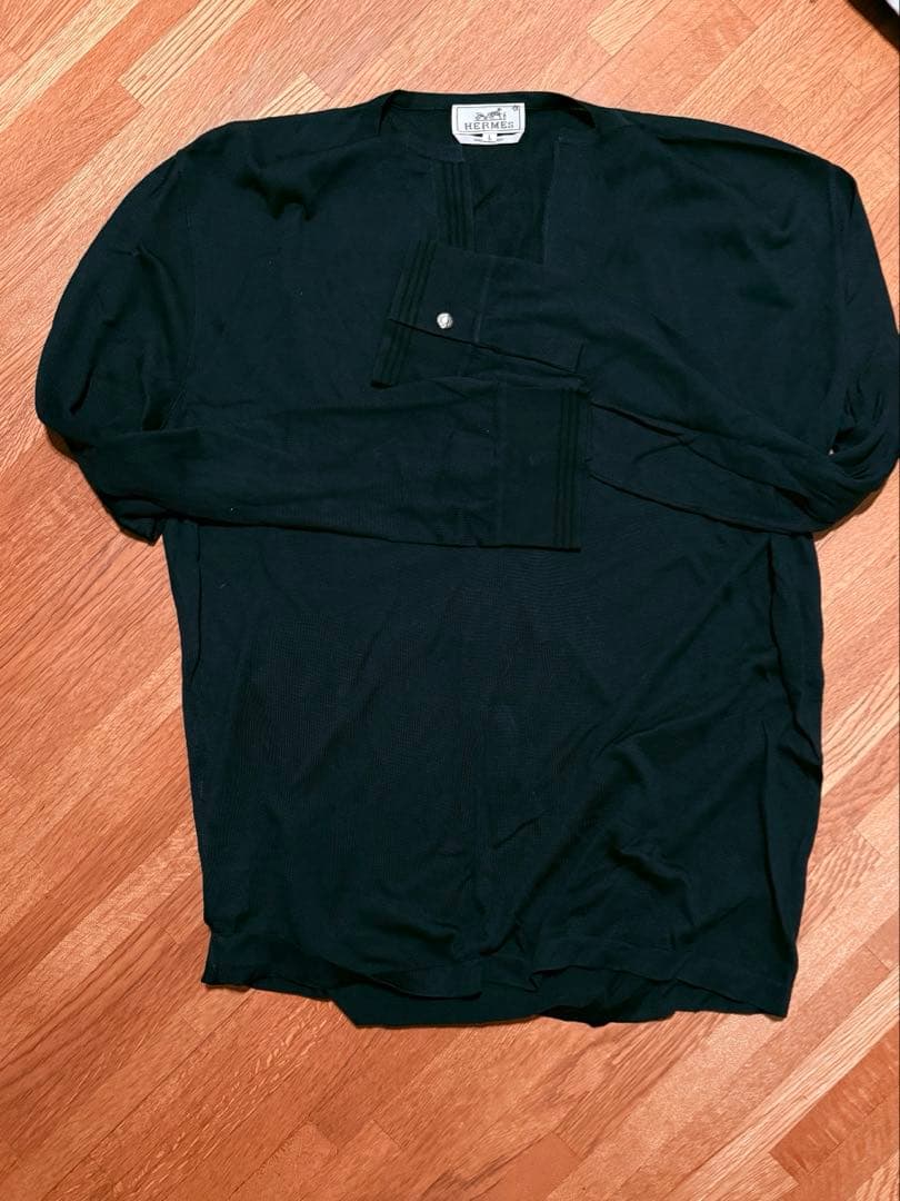 【未使用品】HERMES シルクVネック長袖カットソー