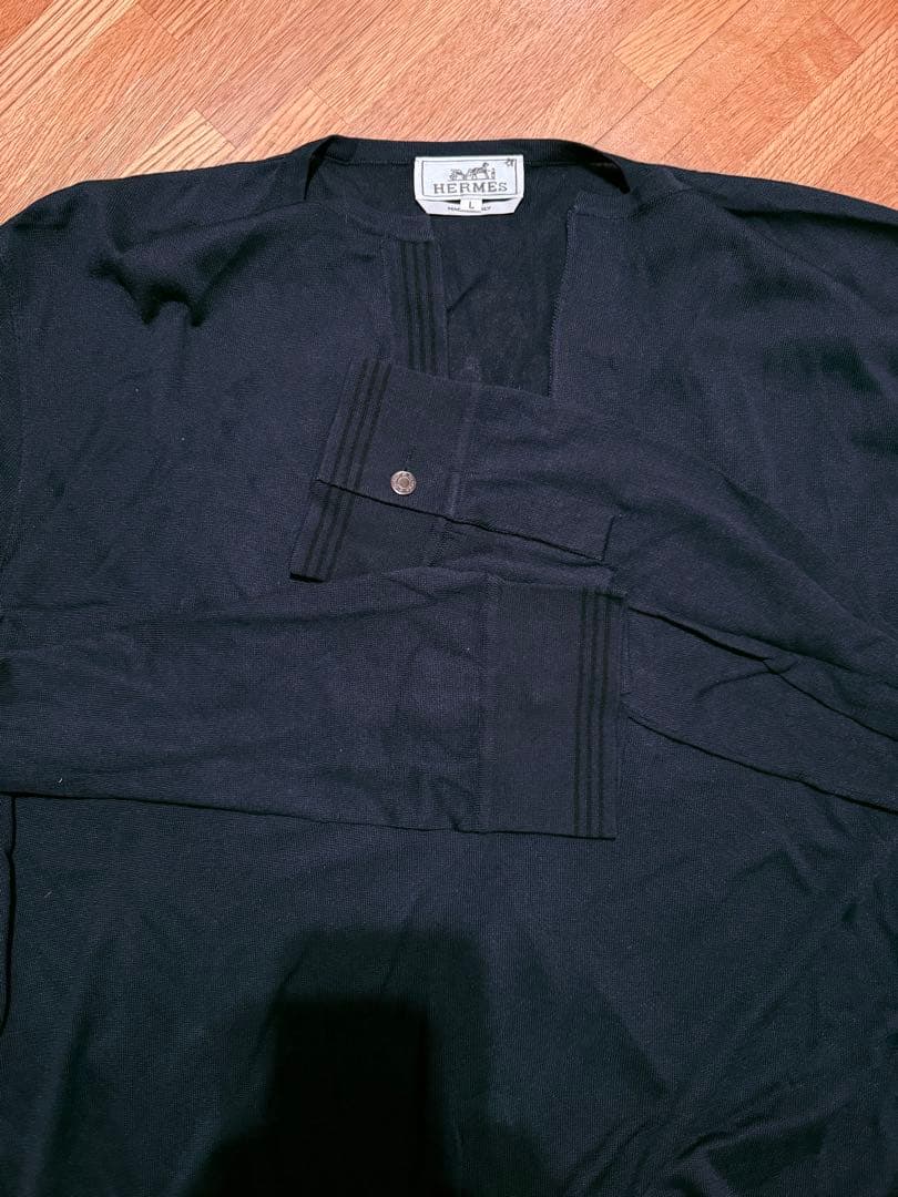 【未使用品】HERMES シルクVネック長袖カットソー