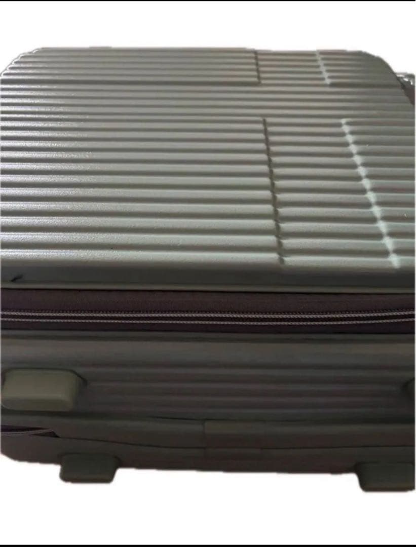 未使用2025年購入innovator 21L ペールグリーン キャリーケース