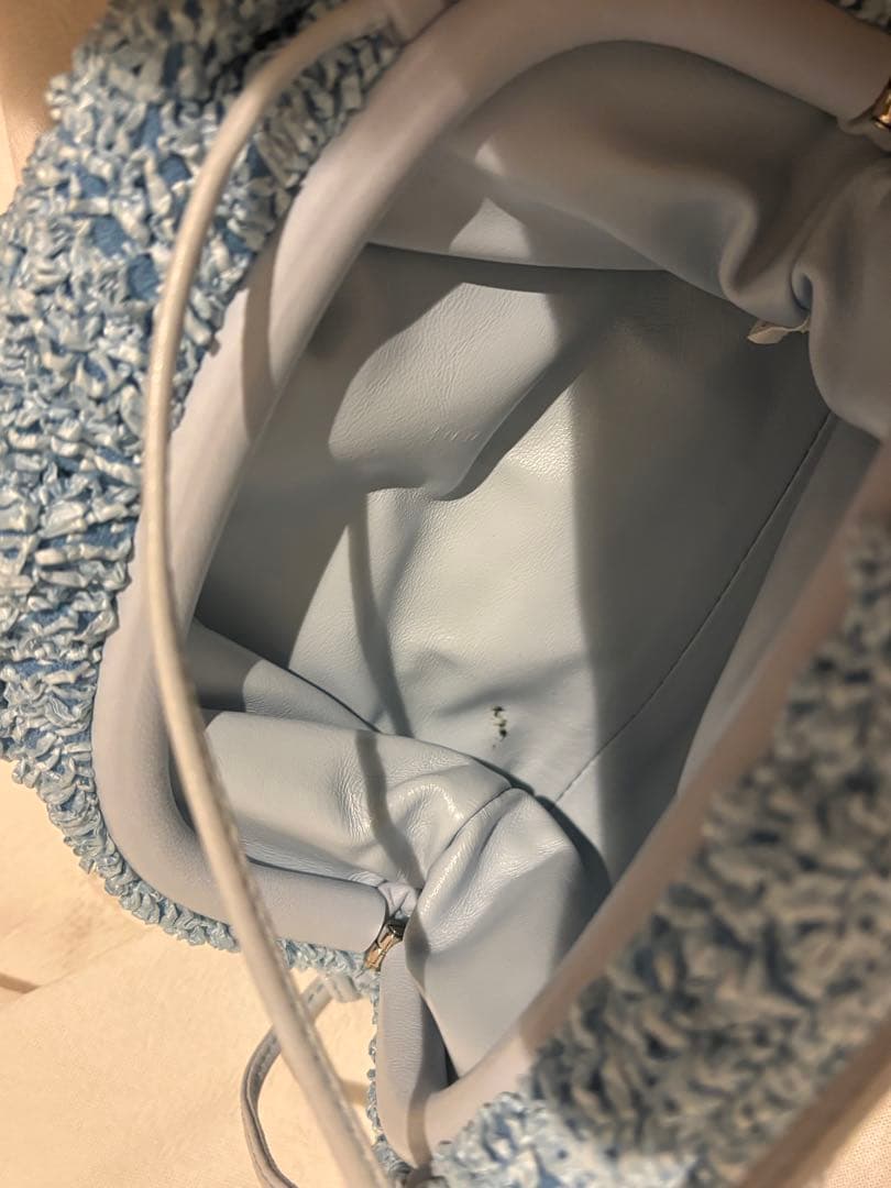 ボッデガヴェネタ　ミニザポーチ　水色