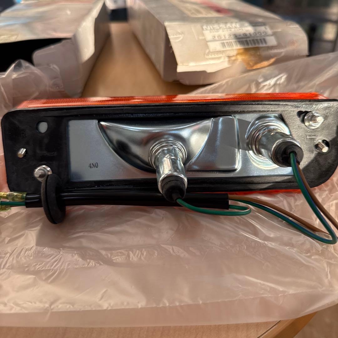 サニトラ　未使用　純正フロントウィンカーASSY左右