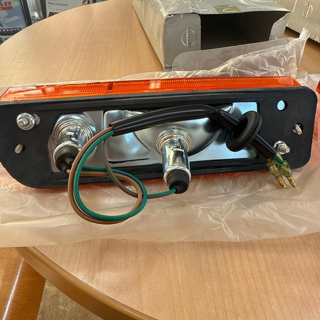 サニトラ　未使用　純正フロントウィンカーASSY左右