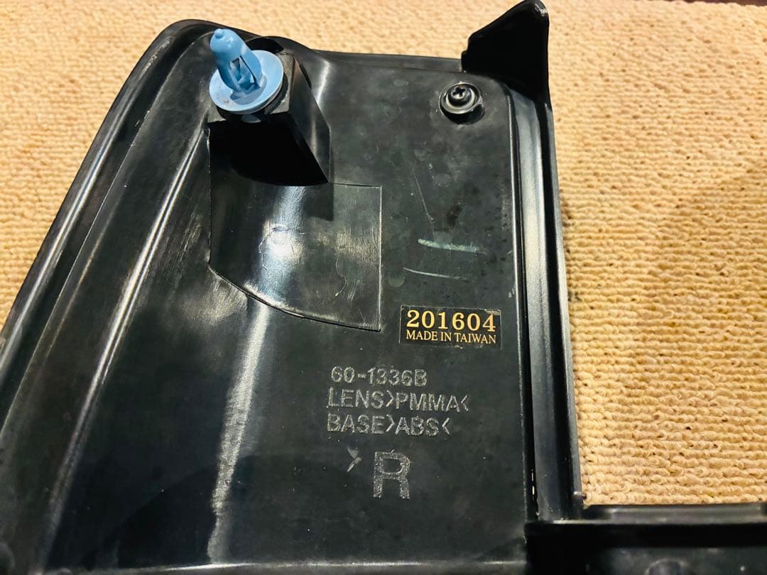 ★ジムニー JB23W 1型-10型 エムブロ サンダーLEDテール 中古品★