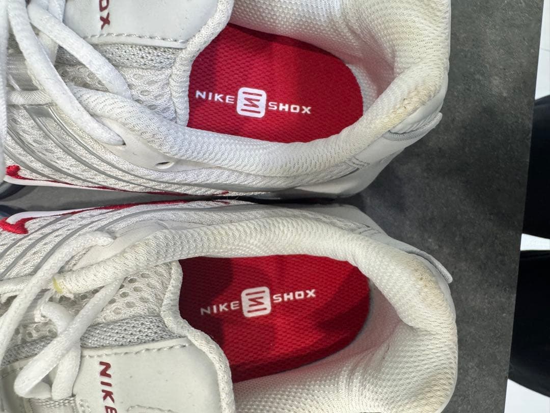 Nike Shox ホワイト/レッド 24cm ナイキ　ショックス