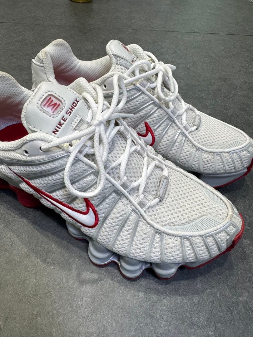 Nike Shox ホワイト/レッド 24cm ナイキ　ショックス