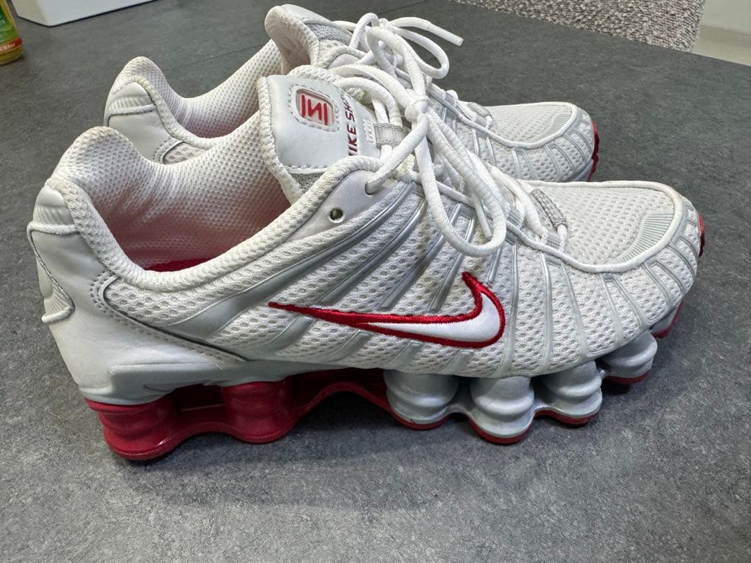 Nike Shox ホワイト/レッド 24cm ナイキ　ショックス