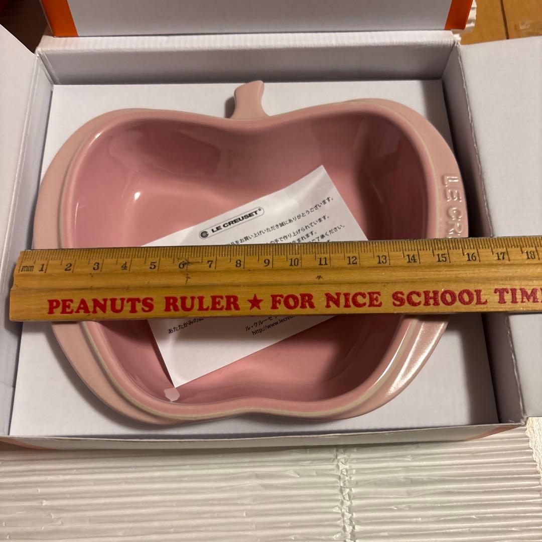 【もも】LE CREUSET リンゴ型ボウル 4個セット