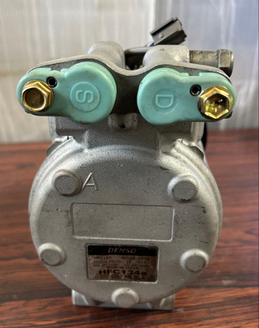 エアコンコンプレッサー　いすゞ　大型　ギガ用　リビルド品