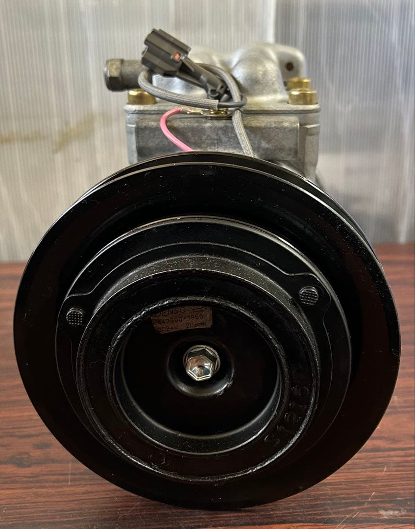 エアコンコンプレッサー　いすゞ　大型　ギガ用　リビルド品