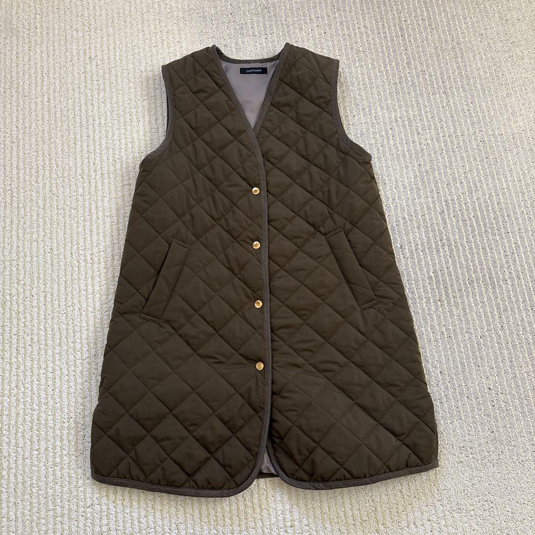 OUR ロング丈のキルティングベスト　カーキ