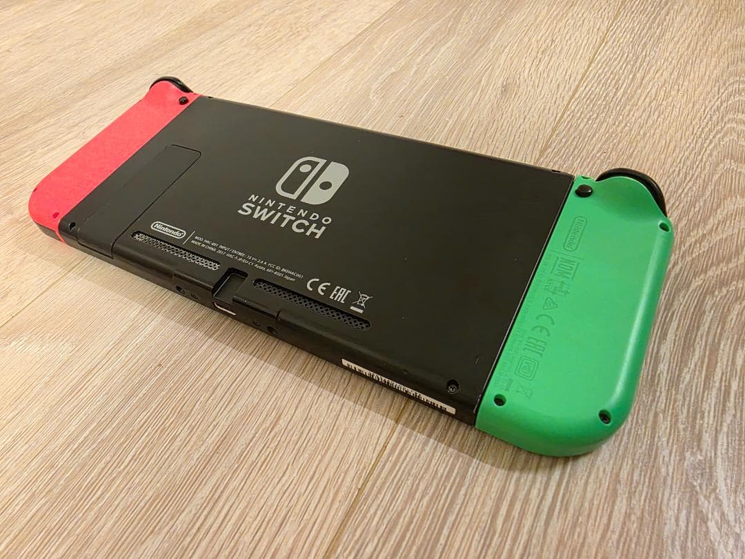 本体同梱版 Nintendo Switch Splatoon2 ケース&SD付き