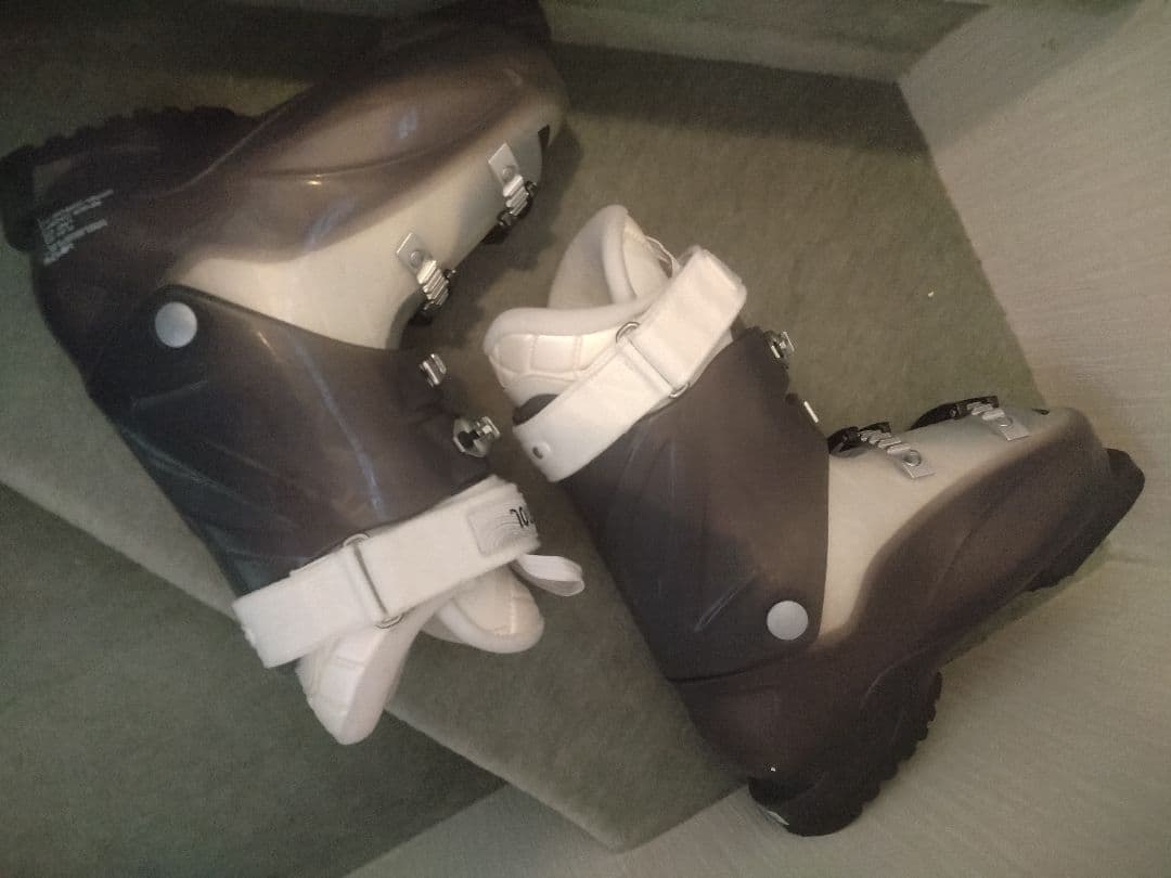 【状態良好☆】24.5cm　ROSSIGNOLスキーブーツ♪　送料無料！