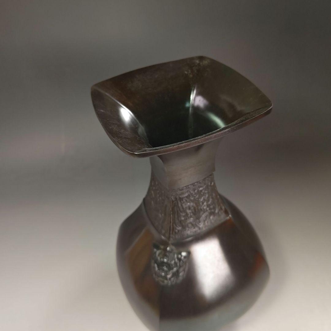 イ965 花瓶『廣瀬祐銅作』『唐銅製　2.6キロ　角獅子地紋　花入　花器　共箱』