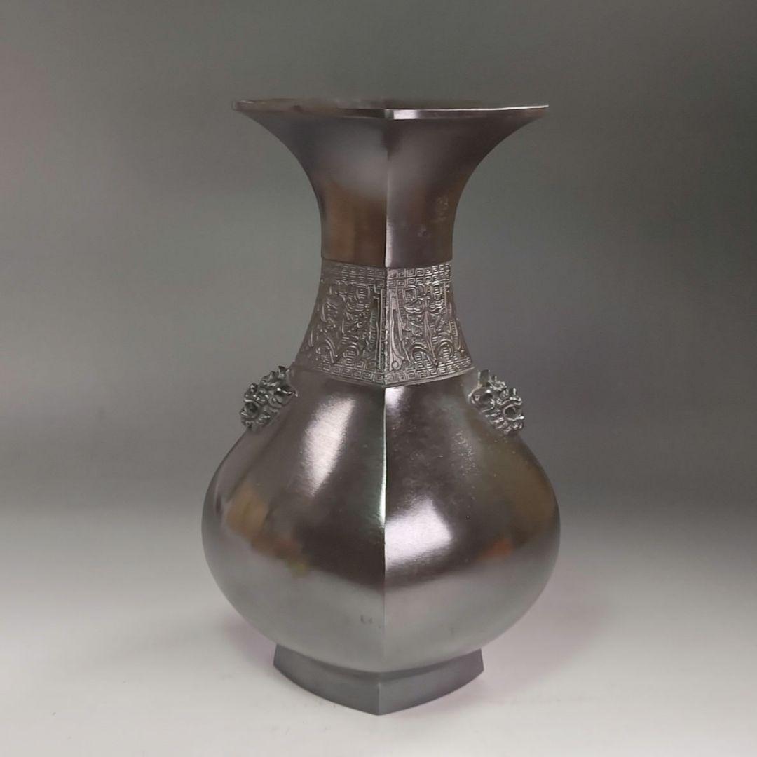 イ965 花瓶『廣瀬祐銅作』『唐銅製　2.6キロ　角獅子地紋　花入　花器　共箱』