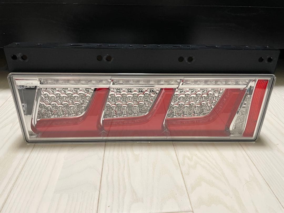 小糸 KOITO LEDテールランプ 美品