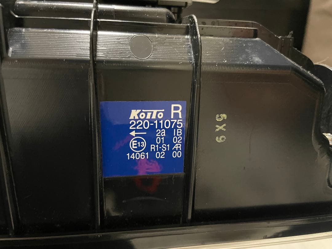 小糸 KOITO LEDテールランプ 美品