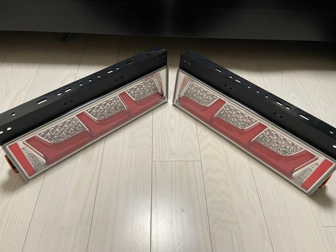 小糸 KOITO LEDテールランプ 美品