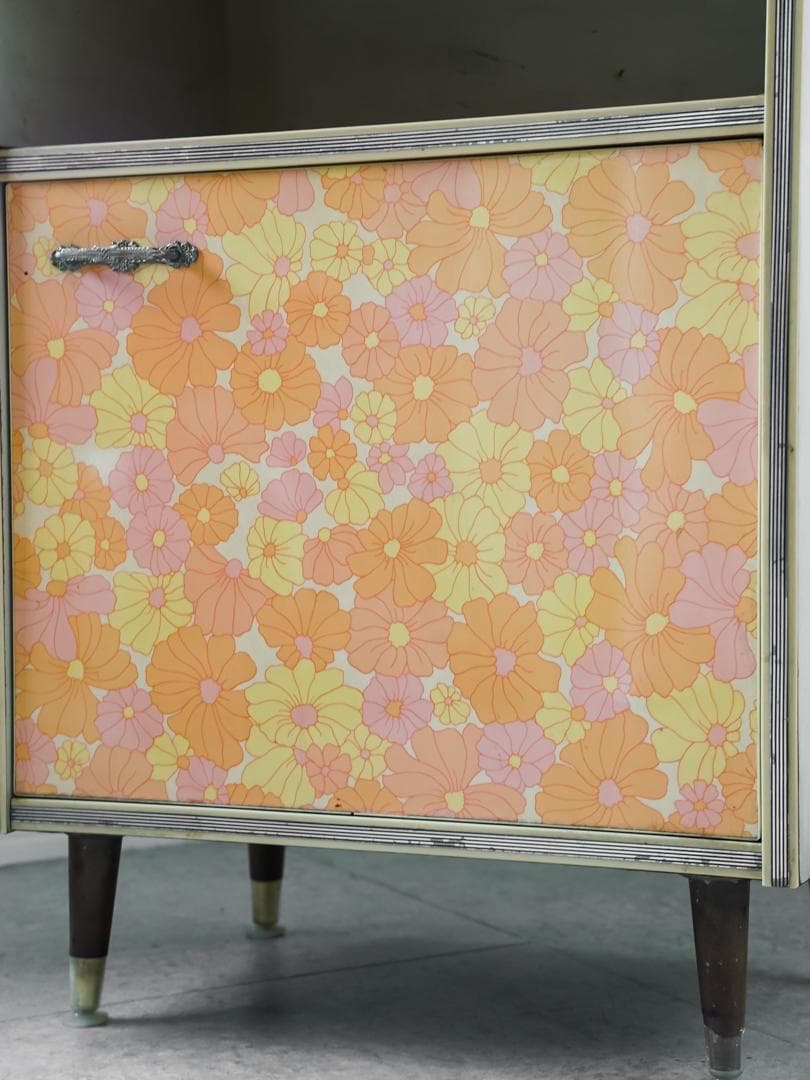 60-70's レトロポップ 花柄 キャビネット 収納ボード 昭和レトロ
