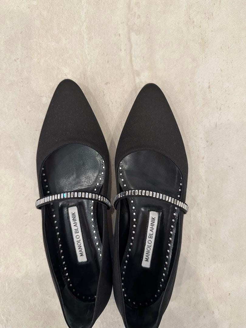 み*る様 Manolo Blahnik ブラック フラットシューズ 36.5