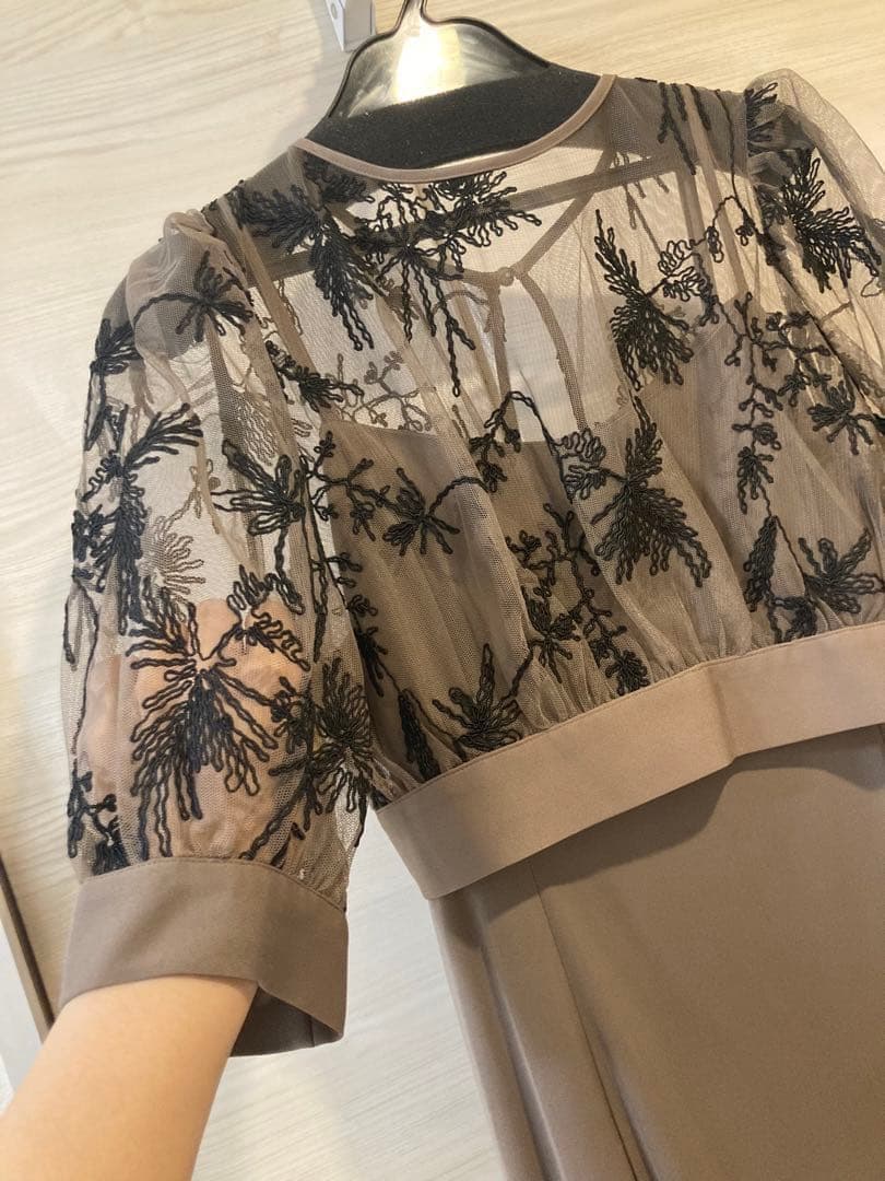 【新品】ドリードール 結婚式 バイカラーエンブロイダリーセットドレス　モカ/M