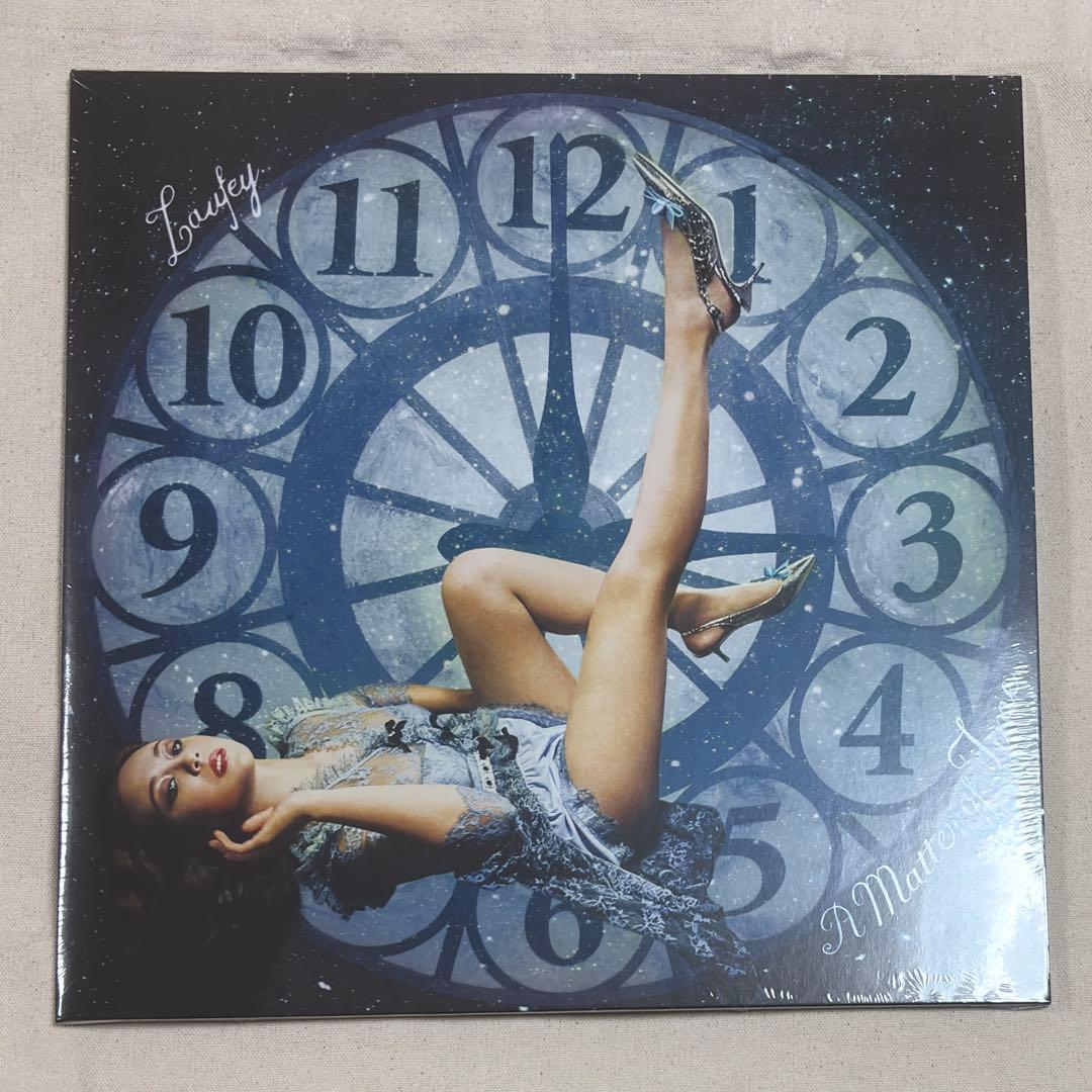 Laufey レコード 直筆サイン入り 新品未開封