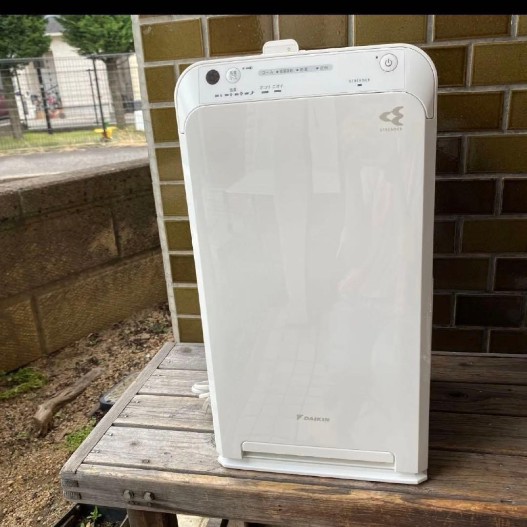 2022年製　ダイキン 空気清浄機 MC55Y-W ストリーマ空気清浄機 25畳