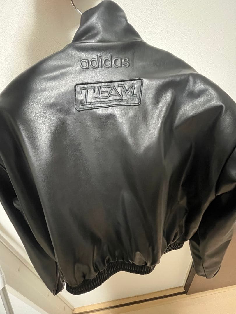 adidasバイカージャケット