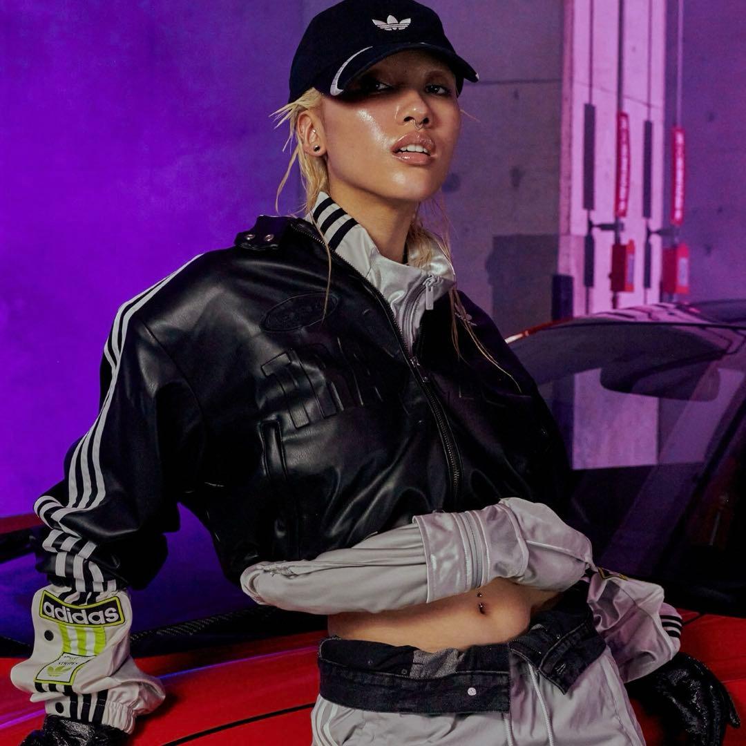 adidasバイカージャケット