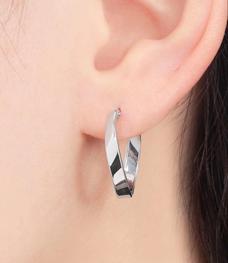 ジュエリーツツミ TSUTSUMI K10ホワイトゴールドピアス