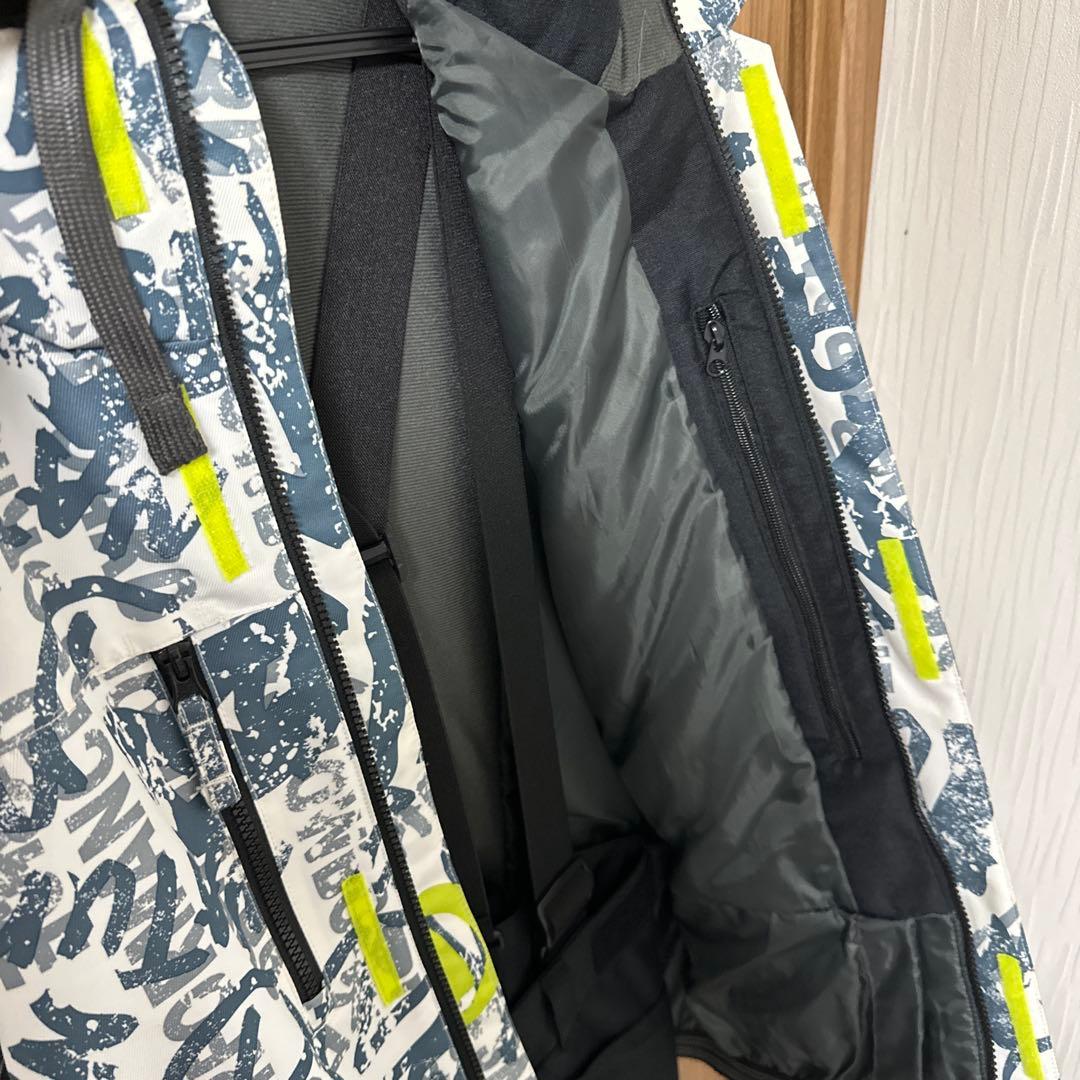 スノーボードウェア上下セット　Lサイズ