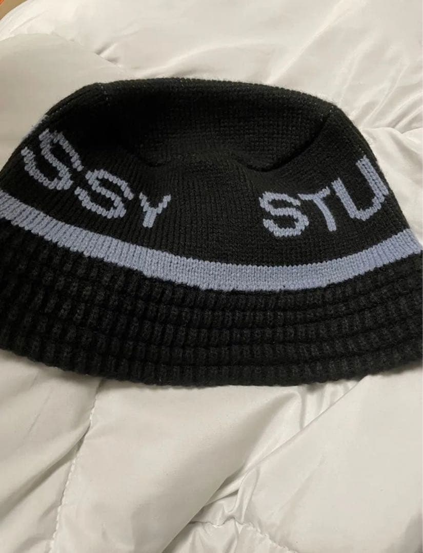 STUSSY ニットバケハ　Le Sserafim チェウォン着用　ウンチェ着用