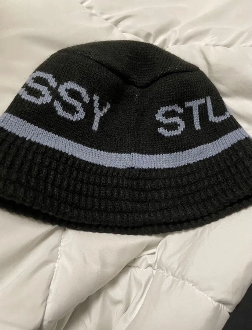 STUSSY ニットバケハ　Le Sserafim チェウォン着用　ウンチェ着用