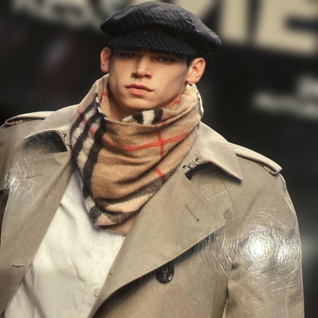 土日特価バーバリープローサム　カシミヤ　スヌード　マフラー