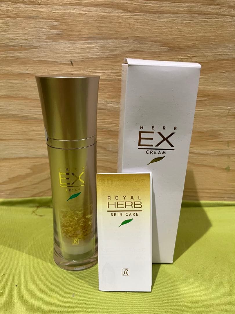 ロイヤル化粧品 EXクリーム 50g 金箔入り