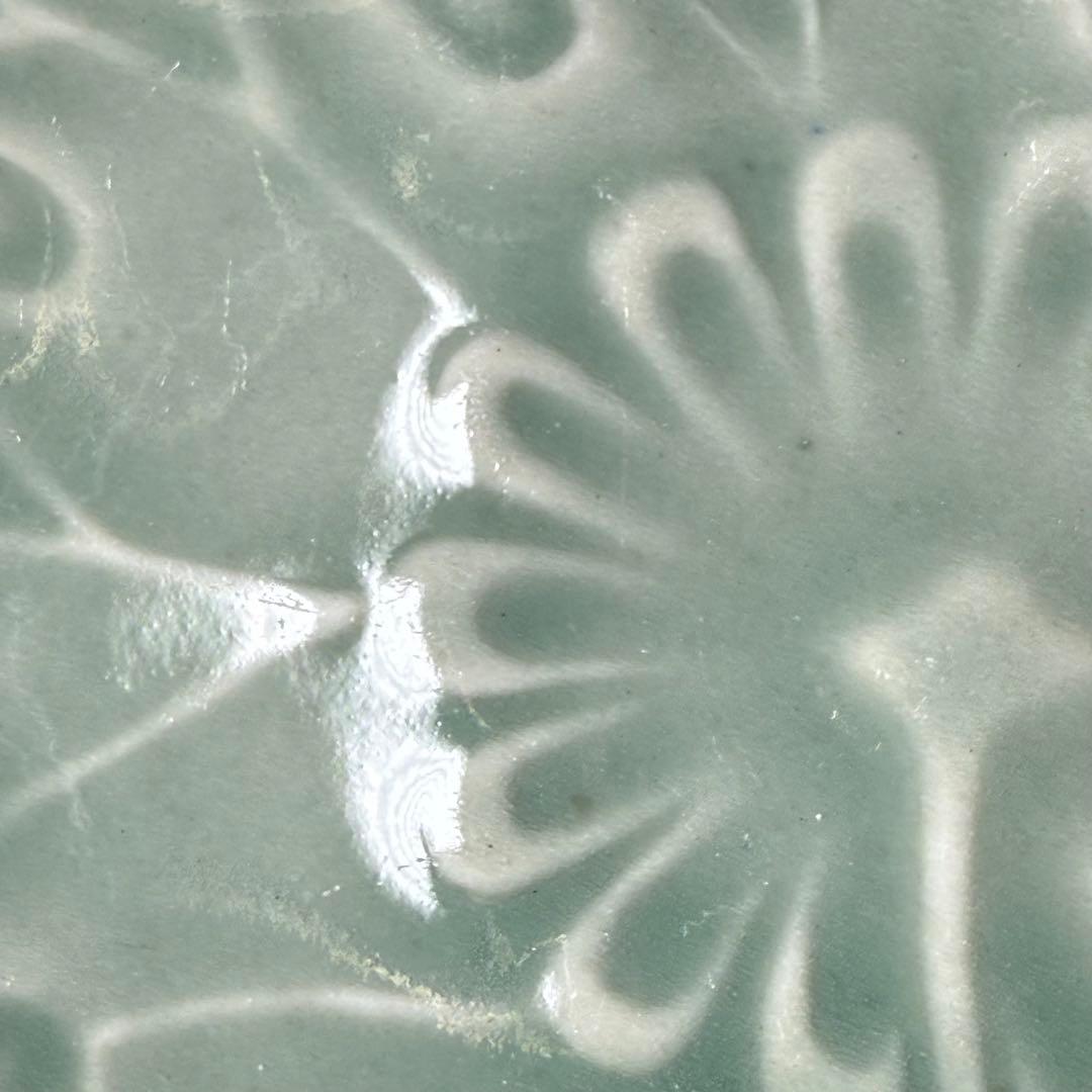 幕末〜明治　鍋島青磁　花文様陽刻葉形皿　12枚　料理屋　古器を楽しむ