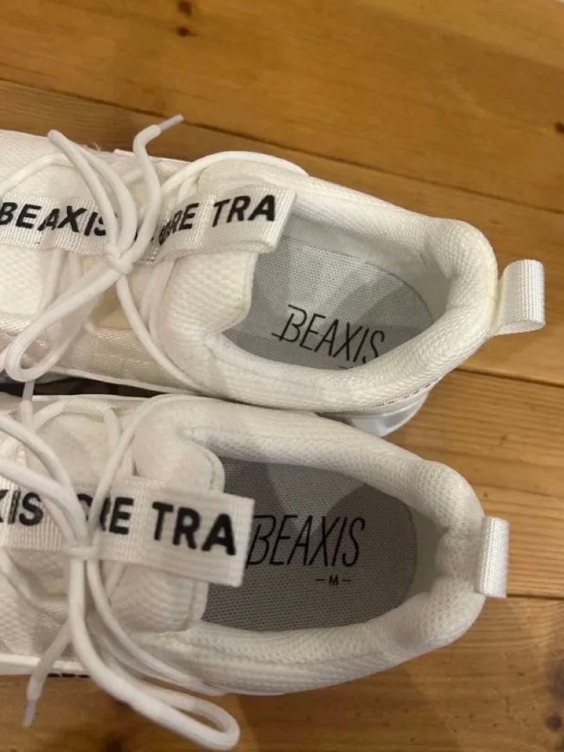 新品未使用　BEAXIS ホワイト スニーカー 24