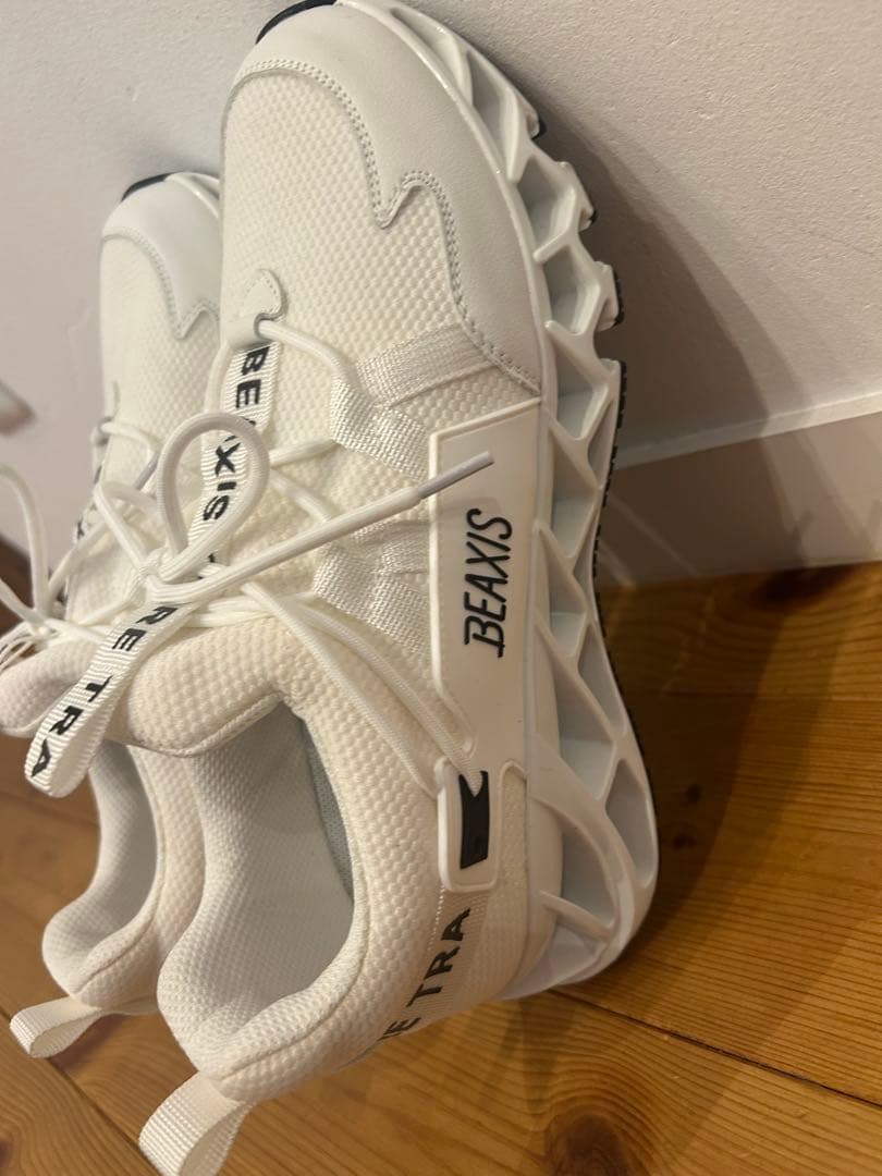 新品未使用　BEAXIS ホワイト スニーカー 24