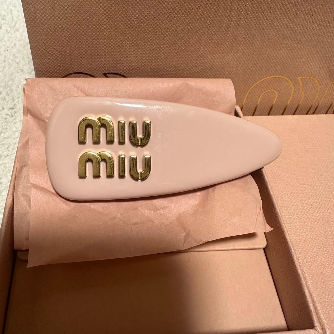MIU MIU ヘアクリップ　バレッタ