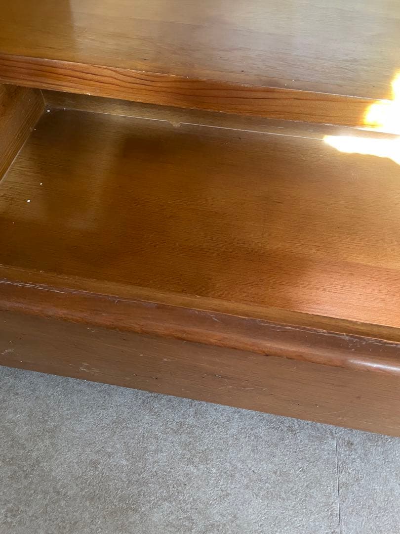 スペインタイル　食器棚