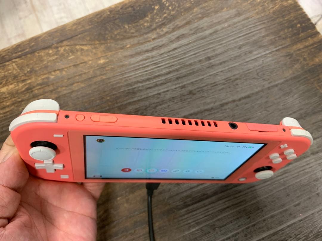 Nintendo Switch Lite コーラル
