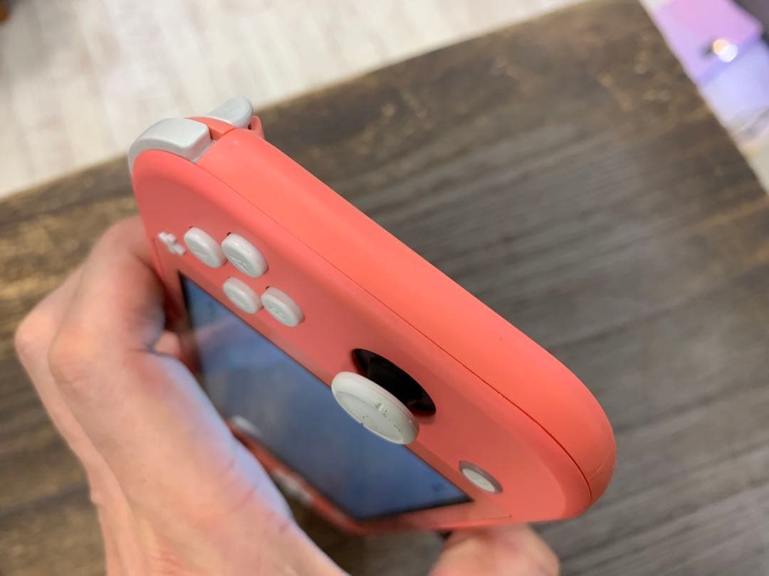 Nintendo Switch Lite コーラル