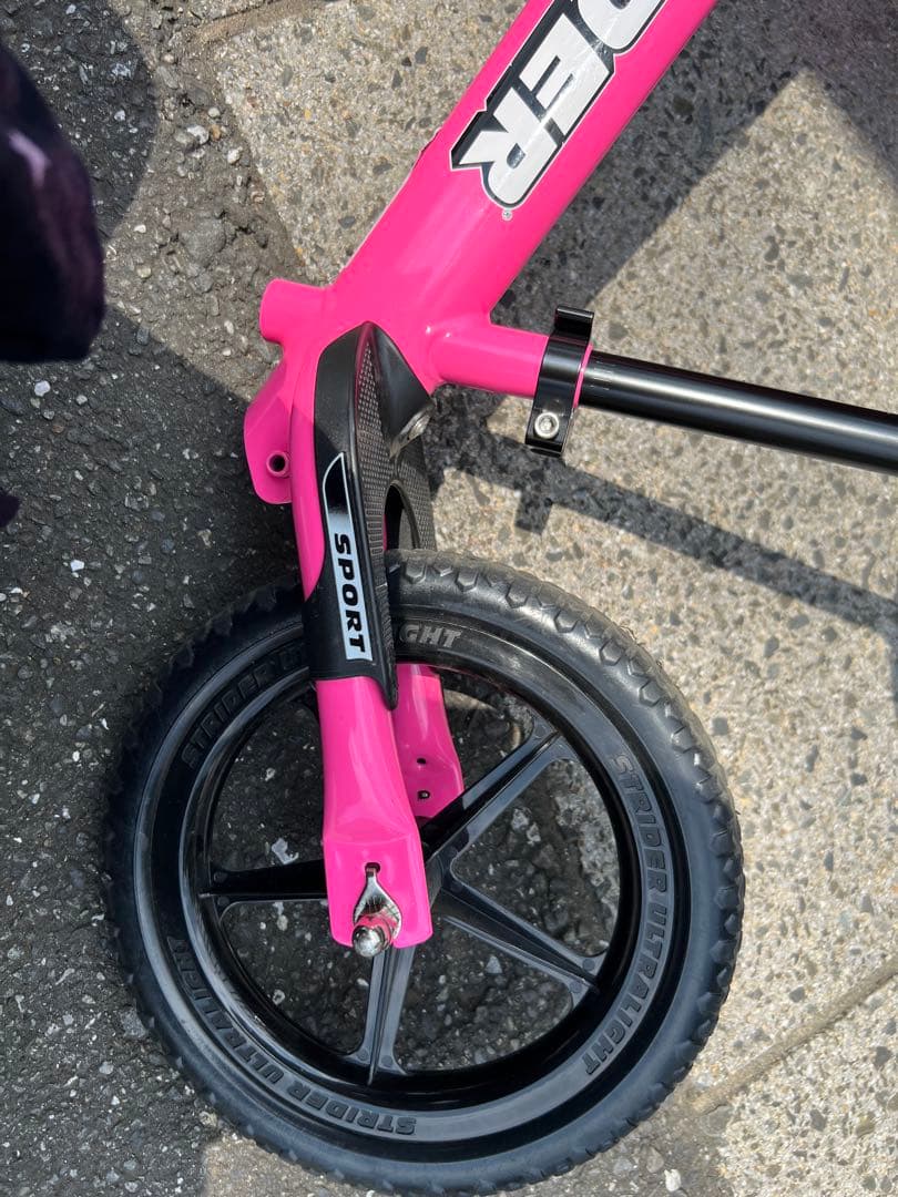 ストライダー　ピンク　12インチ　キックバイク　トレジャーバッグ付