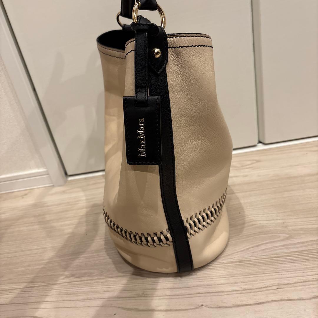 美品MaxMara マックスマーラクリーム色 アイボリーレザー ショルダーバッグ