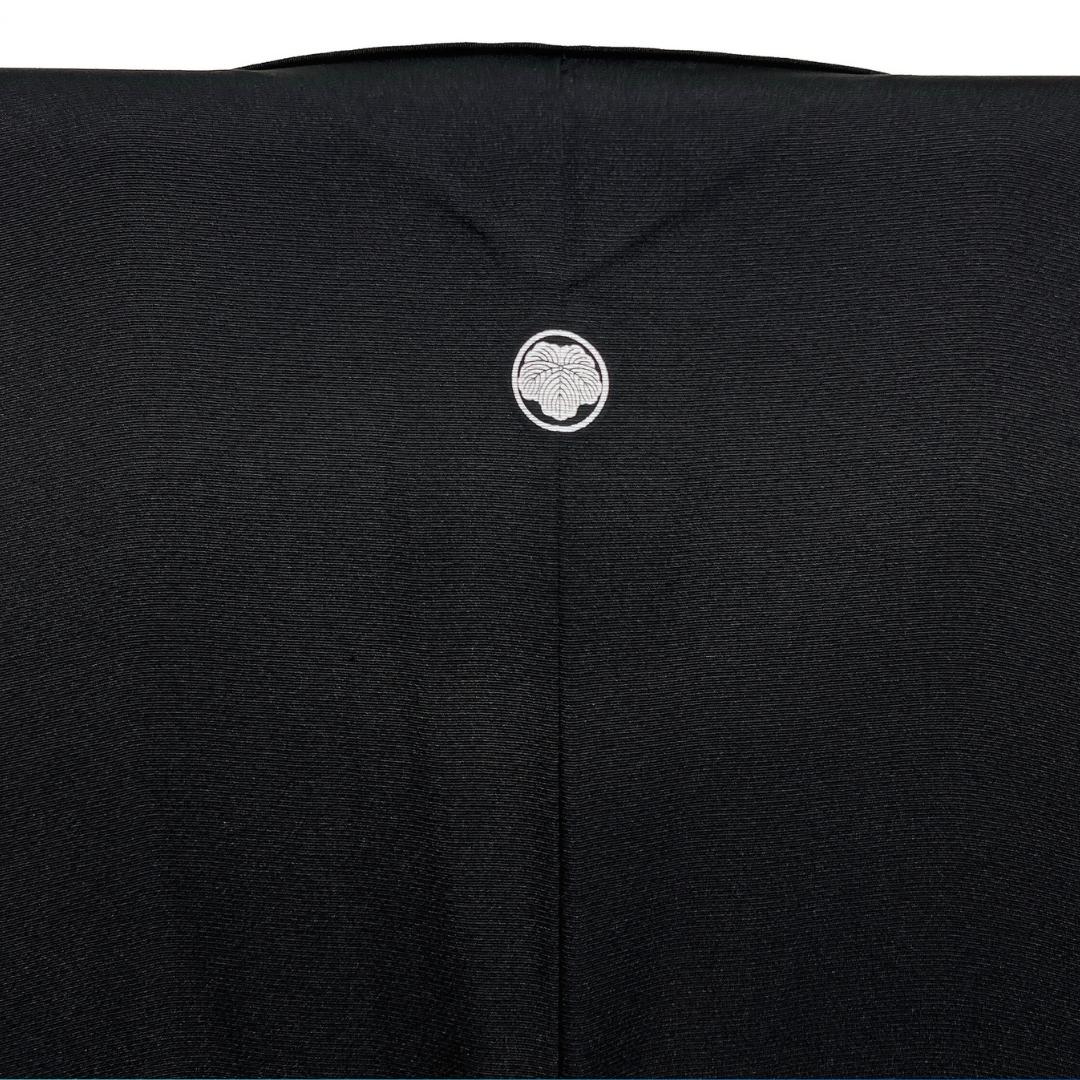 未着用　作家もの　黒留袖　刺繍　木蓮　椋鳥　五つ紋　着物　115b d ms