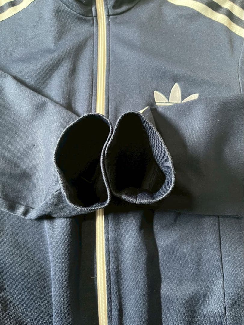 adidasオリジナル　刺繍トレフォイルロゴ　ファイヤーバード　レディースL