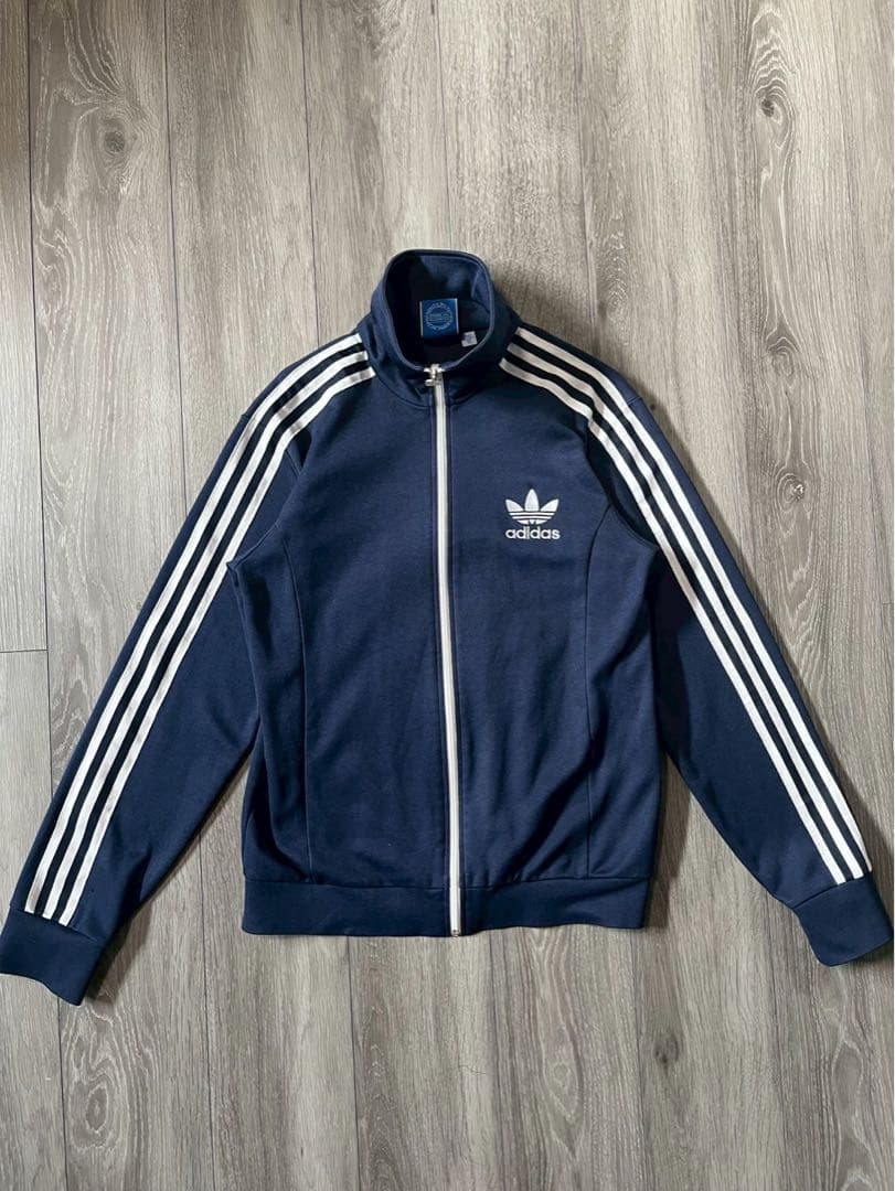 adidasオリジナル　刺繍トレフォイルロゴ　ファイヤーバード　レディースL