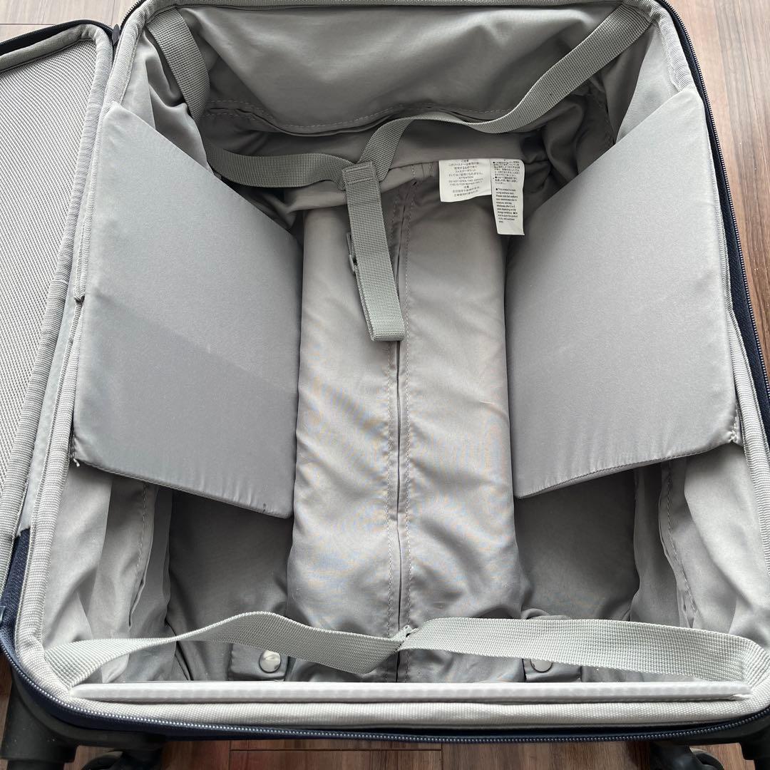 廃盤品 MUJI 無印良品 半分の厚みで収納できる キャリーケース　機内持込可